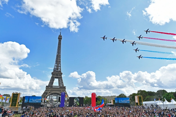 Ảnh: Pháp đón đăng cai Olympic 2024 hoành tráng trước Tháp Eiffel - Ảnh 5.