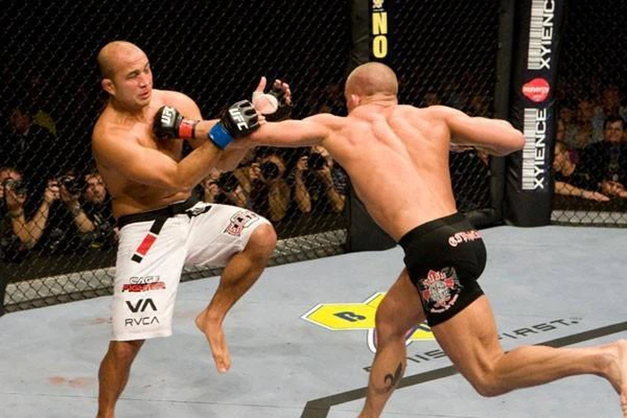 Huyền thoại BJ Penn công kích Khabib, tiết lộ lý do "Đại bàng" không lên hạng để gặp Kamaru Usman - Ảnh 2.