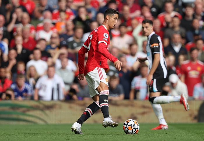 MU 4-1 Newcastle: Ronaldo lập cú đúp, Bruno có siêu phẩm - Ảnh 17.