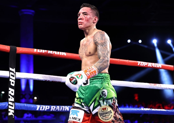 Oscar Valdez bảo vệ thành công đai thế giới sau chiến thắng đầy tranh cãi - Ảnh 7.