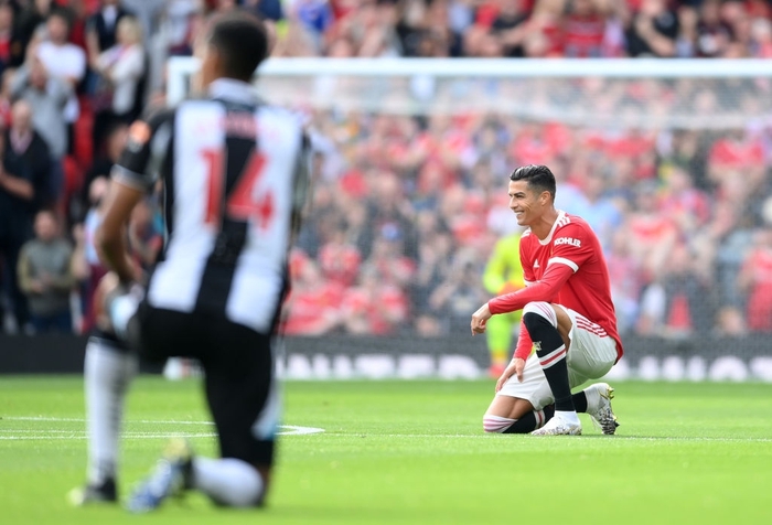 Cristiano Ronaldo chính thức ra mắt Manchester United sau 12 năm xa cách - Ảnh 7.