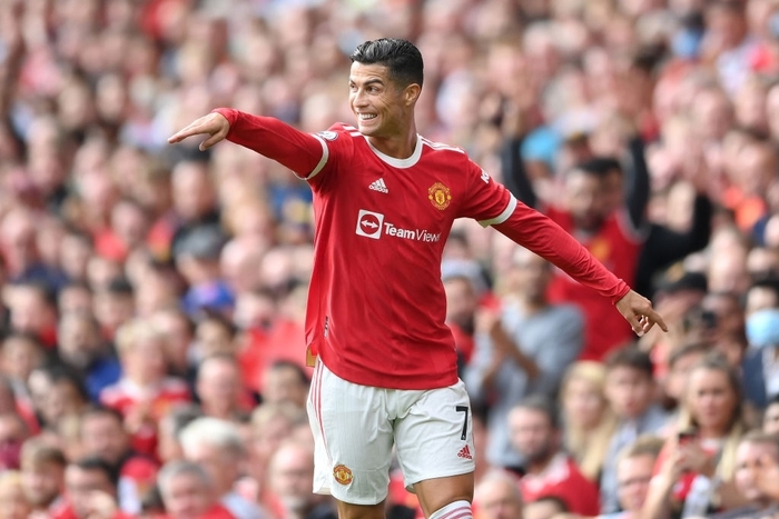 Ronaldo tỏa sáng với cú đúp, Man United thắng đậm Newcastle để vươn lên ngôi đầu Ngoại hạng Anh - Ảnh 3.