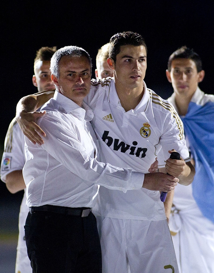 Mourinho cùng Ronaldo vô địch La Liga 2011/12