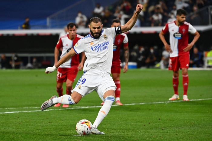 Real Madrid lên đỉnh BXH La Liga trong ngày trở lại Santiago Bernabeu sau 18 tháng - Ảnh 9.