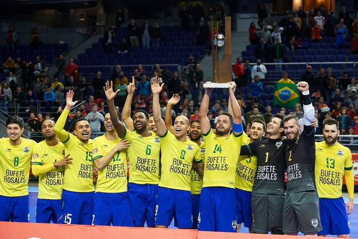 Sức mạnh của tuyển futsal Brazil khủng khiếp đến thế nào? - Ảnh 3.