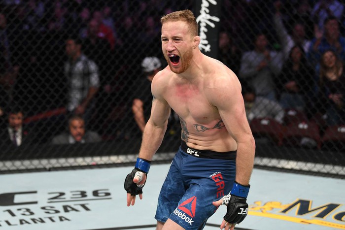 Hình ảnh khác của Justin Gaethje: Thích ngắm ong, mê làm vườn và từng mặc kệ khi bị tát trúng mặt - Ảnh 2.