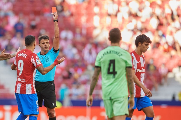 Joao Felix nhận thẻ đỏ, Atletico bị đối thủ dưới cơ cầm hòa ngay trên sân nhà - Ảnh 2.