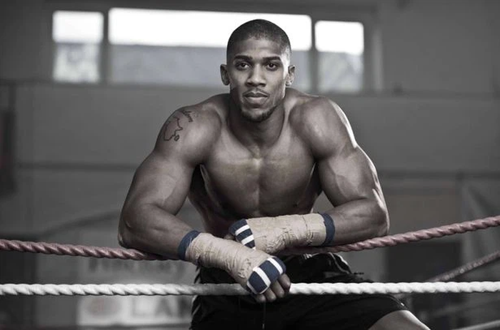 Anthony Joshua: Từ đối mặt với án tù 15 năm cho tới việc trở thành nhà vô địch thế giới - Ảnh 1.