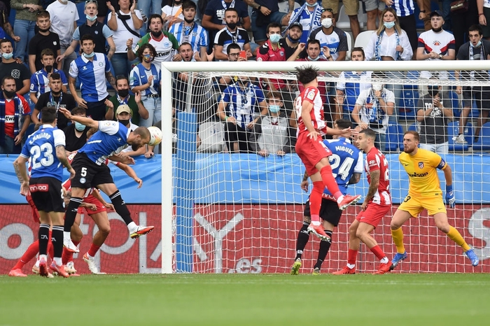 Atletico Madrid bất ngờ thua sát nút đội bét bảng La Liga - Ảnh 1.