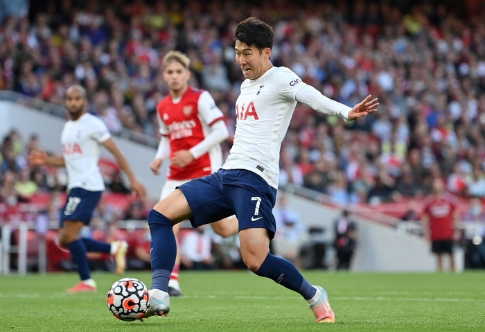 Arsenal 3-1 Tottenham: Smith-Rowe rực cháy giúp Pháo Thủ thắng lớn trận derby London - Ảnh 10.