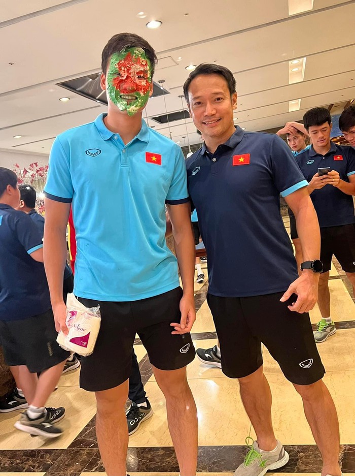 Phan Văn Đức: Mang tiền về cho vợ, đừng mang bồ về cho vợ - Ảnh 4.