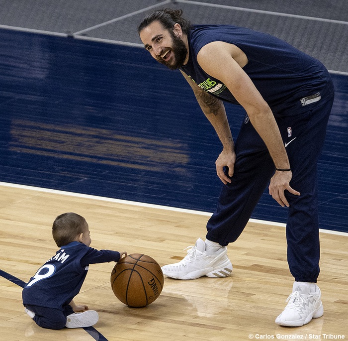 Ricky Rubio sẵn sàng từ bỏ NBA ngày con trai lên lớp một - Ảnh 2.