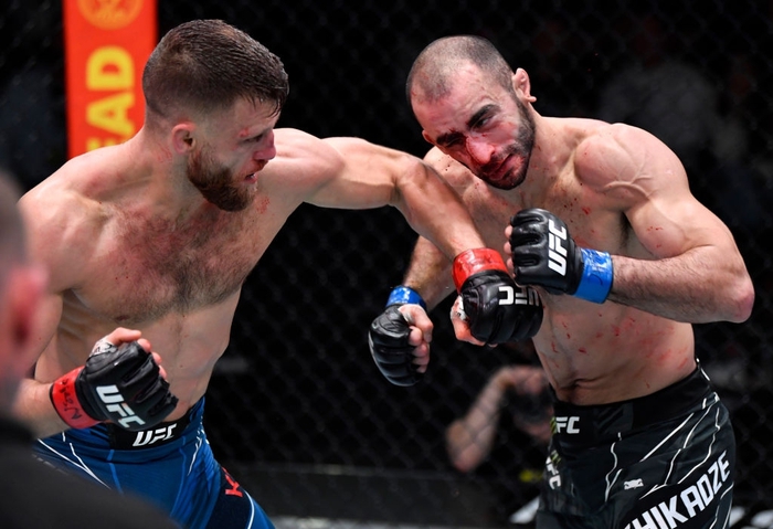 Những điểm nhấn sau sự kiện UFC Vegas 48: Kattar trở lại ấn tượng, Chikadze bị giải mã - Ảnh 2.