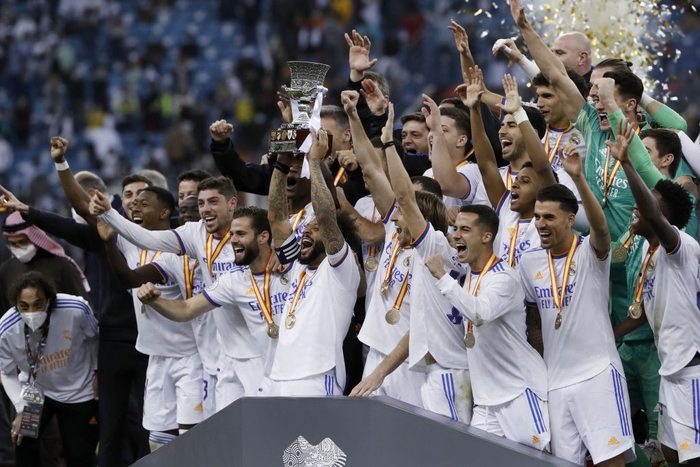 Hạ đẹp Bilbao, Real Madrid giành danh hiệu đầu tiên mùa này tận châu Á xa xôi - Ảnh 10.