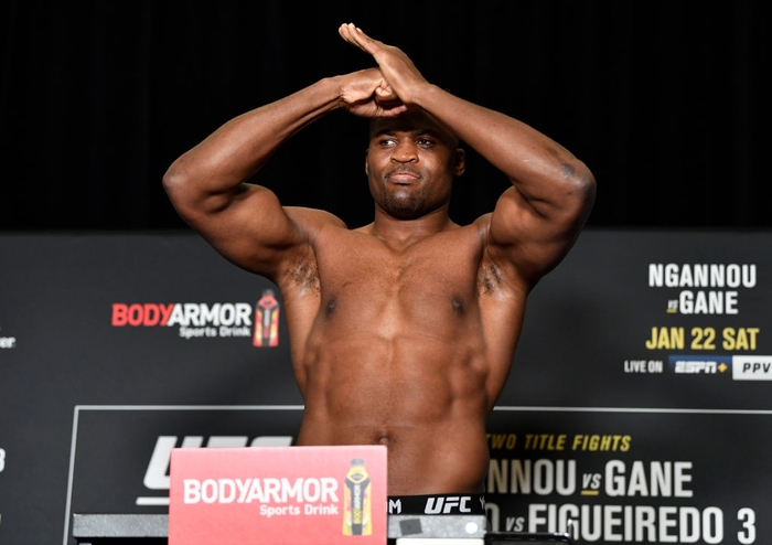 Francis Ngannou có mức trọng lượng nhẹ nhất sau hơn 2 năm, vẫn hơn 4,5 kg so với Ciryl Gane trước thềm UFC 270 - Ảnh 2.