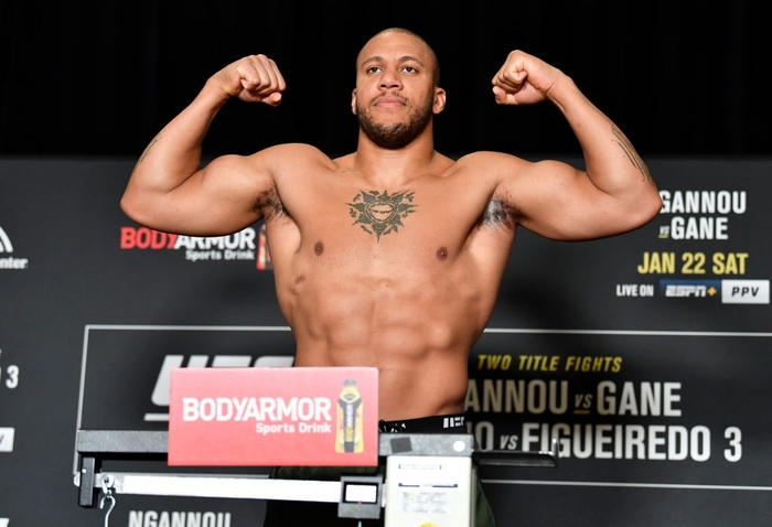 Francis Ngannou có mức trọng lượng nhẹ nhất sau hơn 2 năm, vẫn hơn 4,5 kg so với Ciryl Gane trước thềm UFC 270 - Ảnh 3.