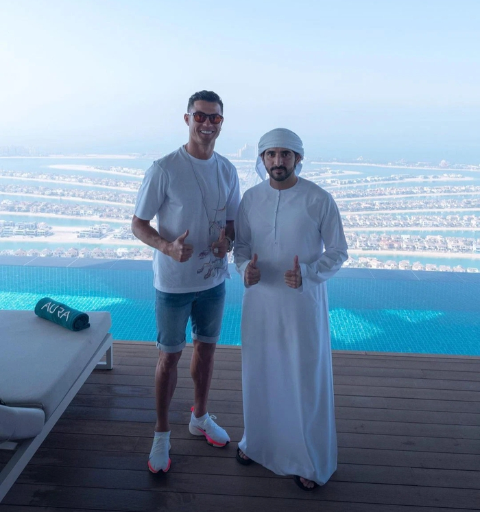 Quần quật cả mùa mới có một lần, Ronaldo và các sao bóng đá tranh thủ xả hơi trước chặng hành trình "bầm dập" - Ảnh 2.