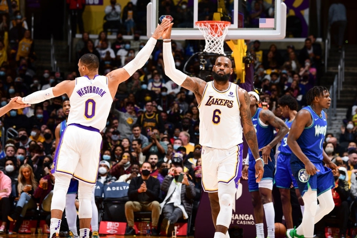 Los Angeles Lakers toát mồ hôi hột vượt qua Minnesota Timberwolves “què quặt” - Ảnh 1.