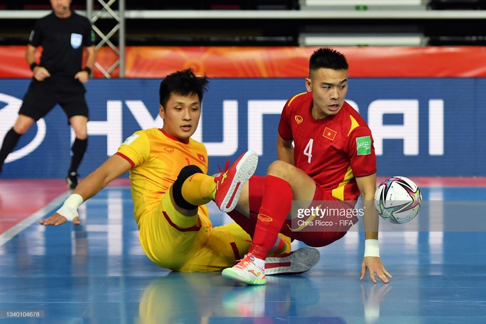 Hồ Văn Ý chính thức xếp thứ 10 thủ môn futsal thế giới - Ảnh 1.