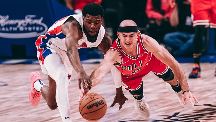 Tranh cãi hay không: James Harden vẫn là hậu vệ ghi điểm số 1 NBA? - Ảnh 3.