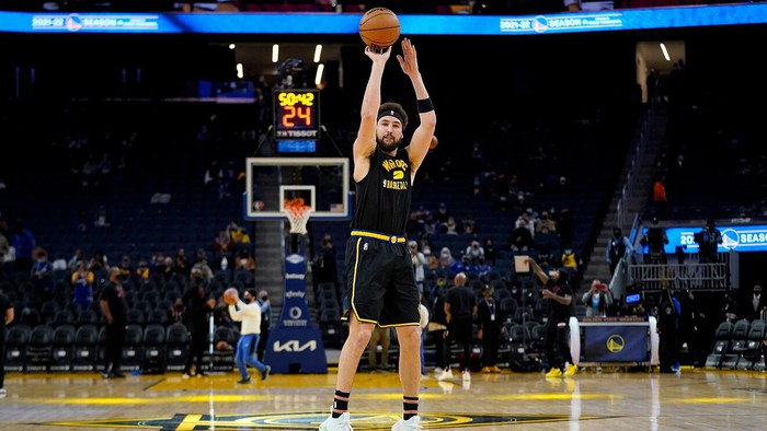 Tranh cãi hay không: James Harden vẫn là hậu vệ ghi điểm số 1 NBA? - Ảnh 5.