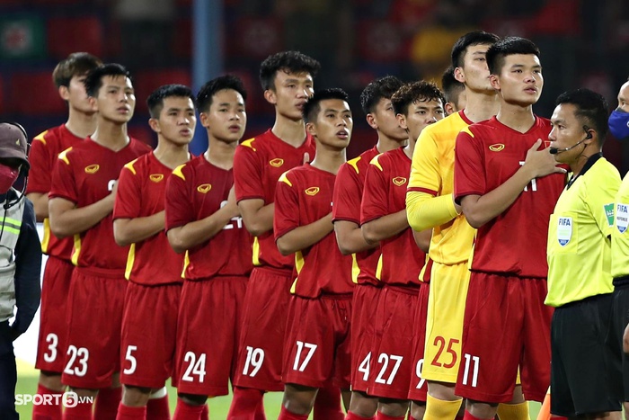 Trực tiếp U23 Việt Nam 1-0 U23 Thái Lan: Siêu phẩm sút phạt  - Ảnh 6.