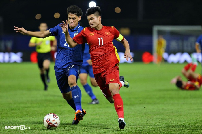 Trực tiếp U23 Việt Nam 1-0 U23 Thái Lan: Siêu phẩm sút phạt  - Ảnh 2.