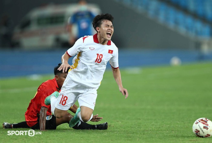 Nghiến răng chơi bóng, U23 Việt Nam vẫn bị cư dân mạng Đông Nam Á mỉa mai - Ảnh 2.
