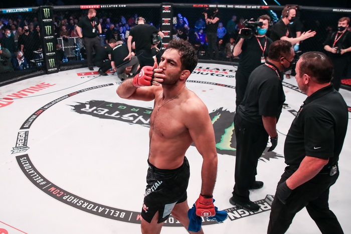 Gegard Mousasi hạ gục ông xã của Paige VanZant, giữ vững ngôi vương tại Bellator - Ảnh 3.