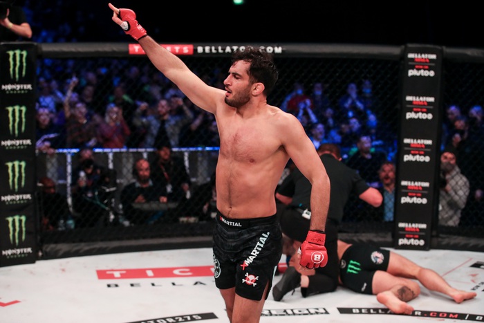 Gegard Mousasi hạ gục ông xã của Paige VanZant, giữ vững ngôi vương tại Bellator - Ảnh 4.