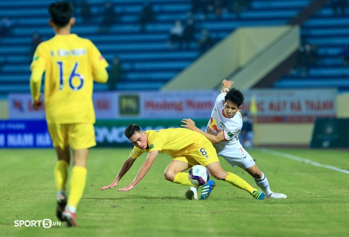 Nam Định 0-0 HAGL: Chia điểm ngày khai mạc V.League 2022 - Ảnh 3.