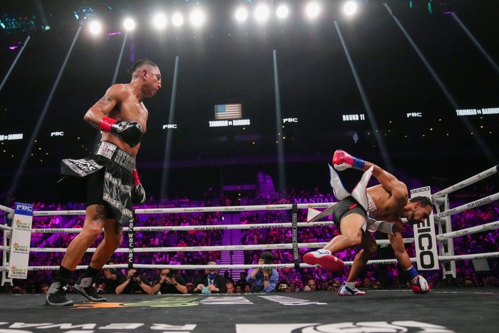 Cựu vương Keith Thurman giành chiến thắng ấn tượng trong ngày tái xuất võ đài  - Ảnh 7.