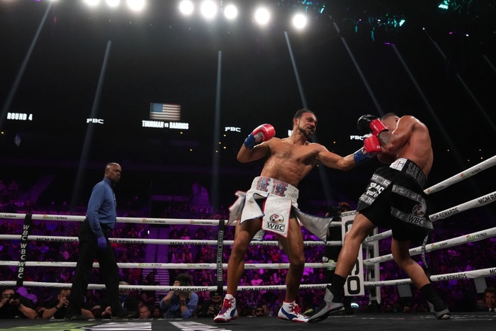 Cựu vương Keith Thurman giành chiến thắng ấn tượng trong ngày tái xuất võ đài  - Ảnh 4.