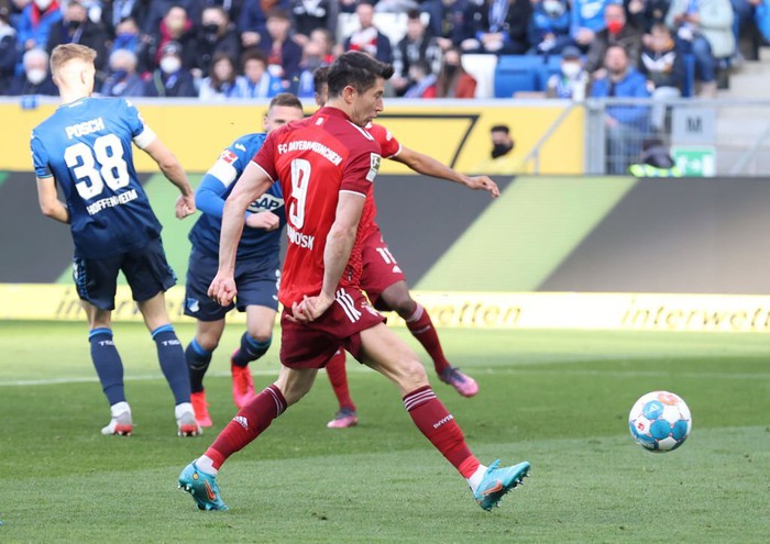 Bayern rơi điểm trước Hoffenheim dù có 4 lần đưa bóng vào lưới đối thủ - Ảnh 8.