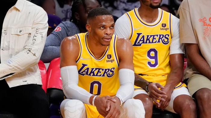 Nước đi nào cho Los Angeles Lakers nếu chia tay Russell Westbrook? - Ảnh 3.