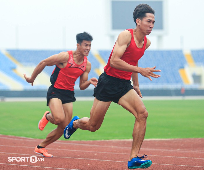 Khuất Phương Anh nổi bật trên đường đua 800m, gần chạm mốc HCV SEA Games - Ảnh 8.