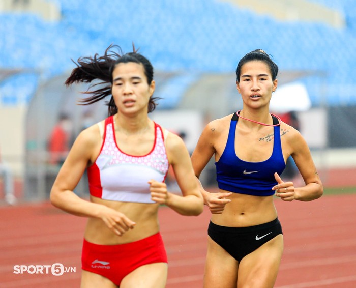 &quot;Hot boy múa quạt&quot; Nhật Hoàng và Quách Thị Lan chắc suất dự nội dung 400m SEA Games 31 - Ảnh 7.