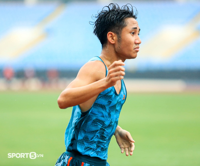 &quot;Hot boy múa quạt&quot; Nhật Hoàng và Quách Thị Lan chắc suất dự nội dung 400m SEA Games 31 - Ảnh 11.