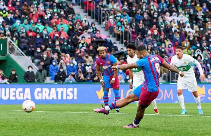 HLV Xavi thay người "mát tay" giúp Barca lội ngược dòng vươn lên top 3 của La Liga - Ảnh 5.