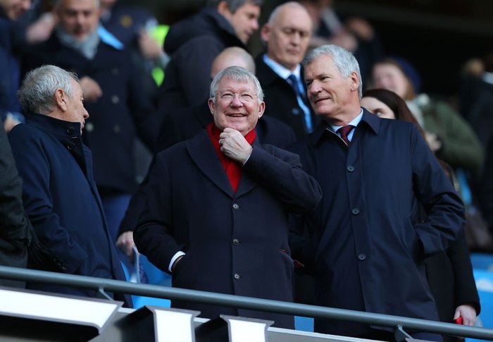 Sir Alex bị fan Man City chế giễu từ trong đến ngoài sân cỏ ở trận thua của MU - Ảnh 1.