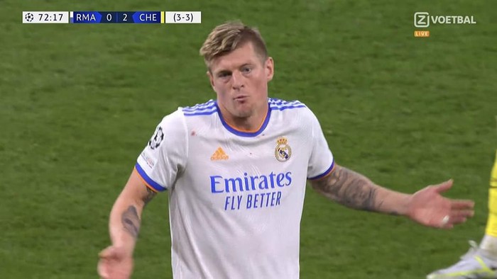 Kroos nổi cáu, văng tục ngay trên sân vì bị thay ra nghỉ - Ảnh 2.