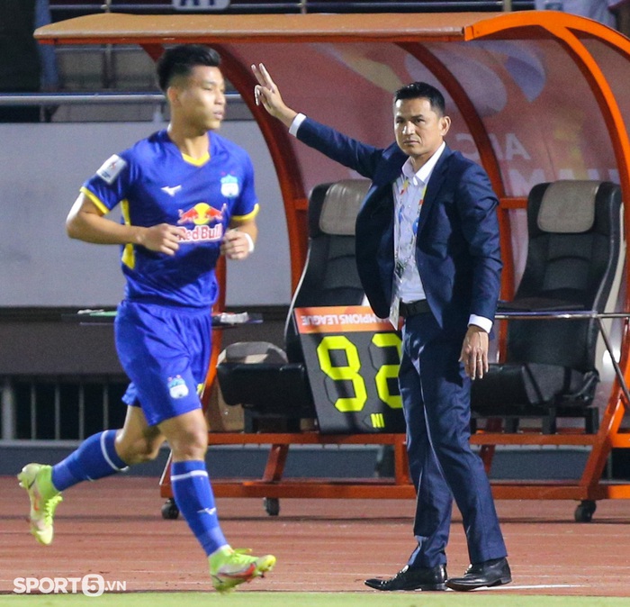 Trực tiếp HAGL 1-2 Yokohama F. Marinos: Kiên cường chiến đấu  - Ảnh 3.