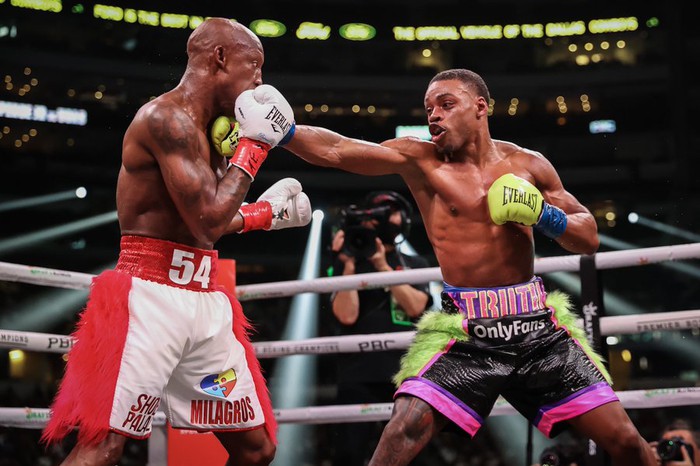 Errol Spence đánh bại Yordenis Ugas, thống nhất 3 đai thế giới ở hạng bán trung - Ảnh 3.