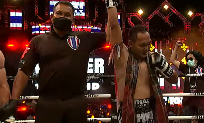 Saenchai đả bại đối thủ người Mỹ, duy trì thành tích ấn tượng ở tuổi 42 - Ảnh 3.