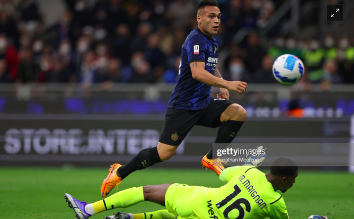 Lautaro lập siêu phẩm, Inter vùi dập AC Milan để vào chung kết Cúp QG Italy - Ảnh 3.