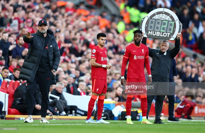 Liverpool thắng nghẹt thở derby Merseyside, đẩy Everton xuống khu vực 