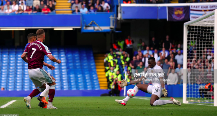 Pulisic giải cứu sai lầm của Jorginho, Chelsea thắng hú vía - Ảnh 2.