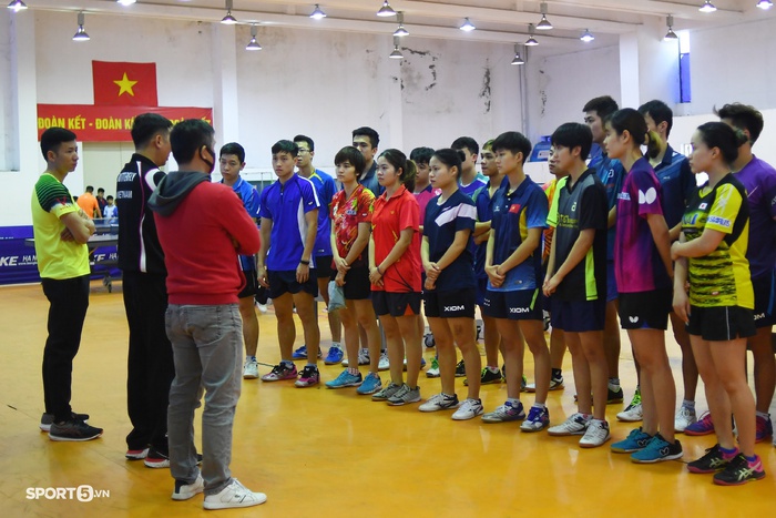 Bên trong buổi tập của ĐT bóng bàn Việt Nam: Những 