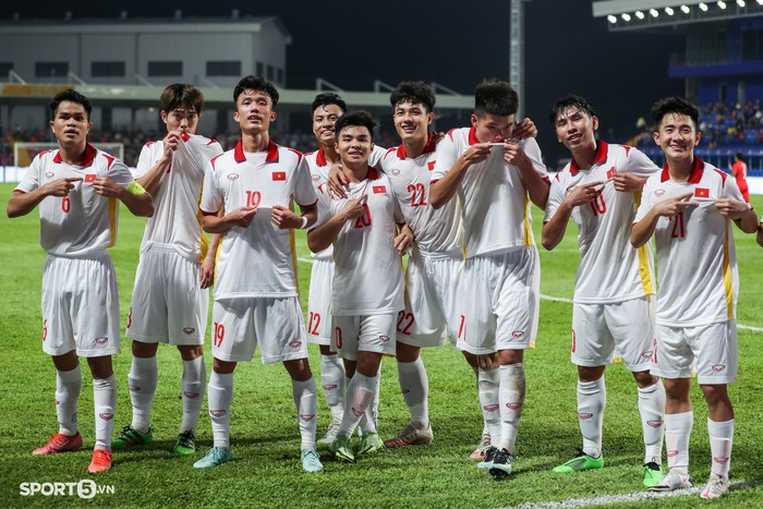 U23 Việt Nam hội quân chuẩn bị cho SEA Games 31, ông Park vẫn giấu tên 3 trụ cột - Ảnh 1.