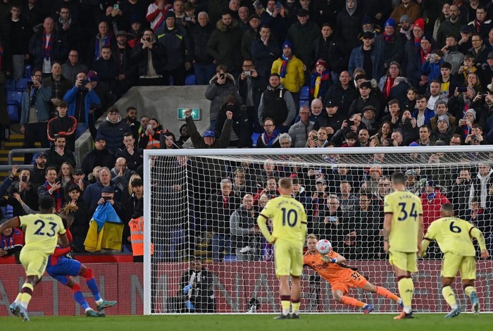 Hàng thủ thi nhau "tấu hài", Arsenal thảm bại trước Crystal Palace - Ảnh 5.